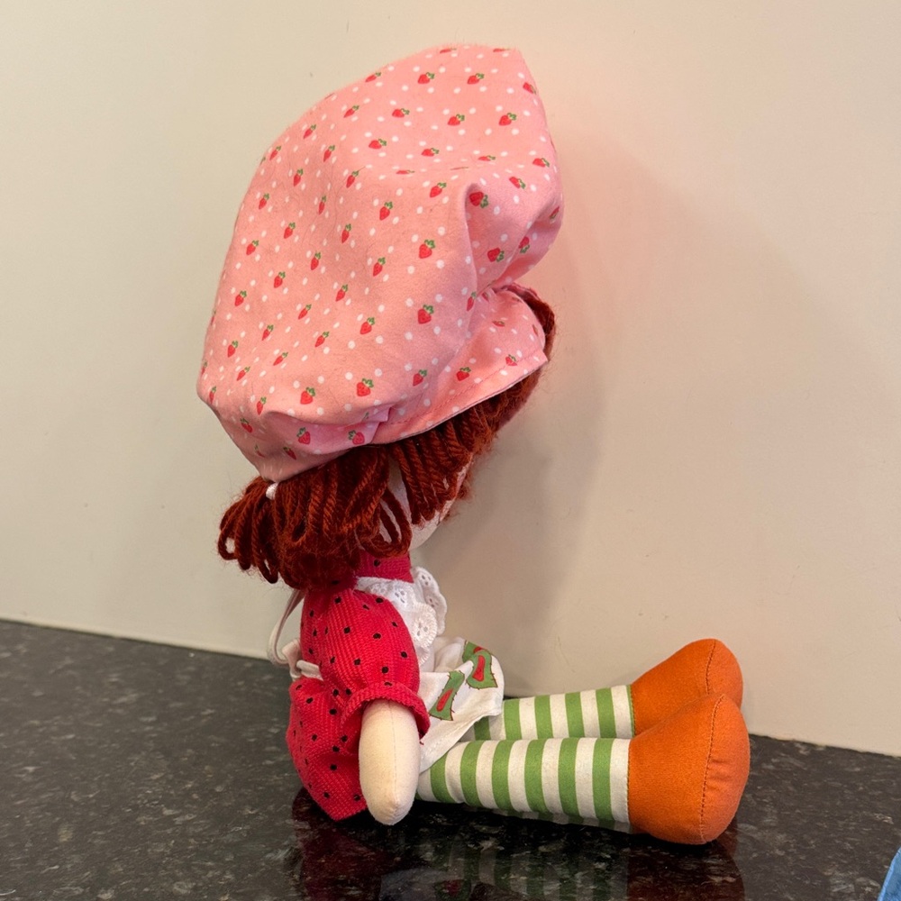 Strawberry Shortcake Soft Doll Plush 2016 16” Stuffed Toy Yarn Hair. Basic Fun - Picture 5 of 8